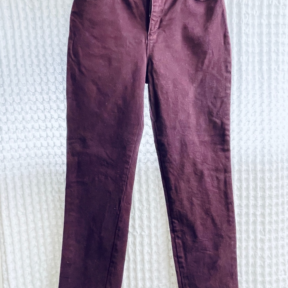 Gloria Vanderbilt Amanda Jeans size 6P in eggplant color